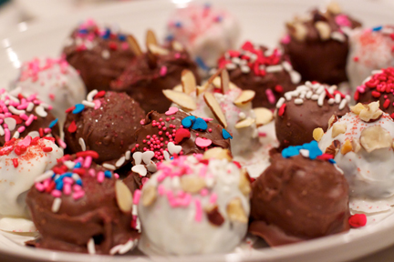 Chocolate-Dipped Oreo Truffles Sprinkles